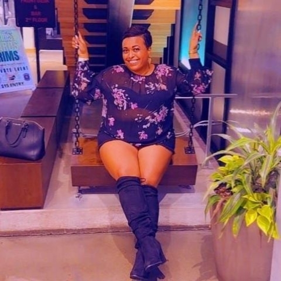 Meet your Posher, Antonia - Picture 1 of 1